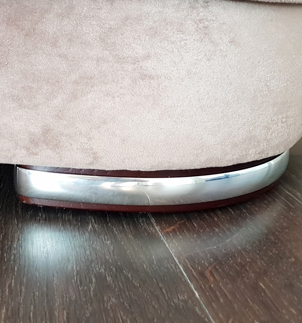 Опора с молдингом