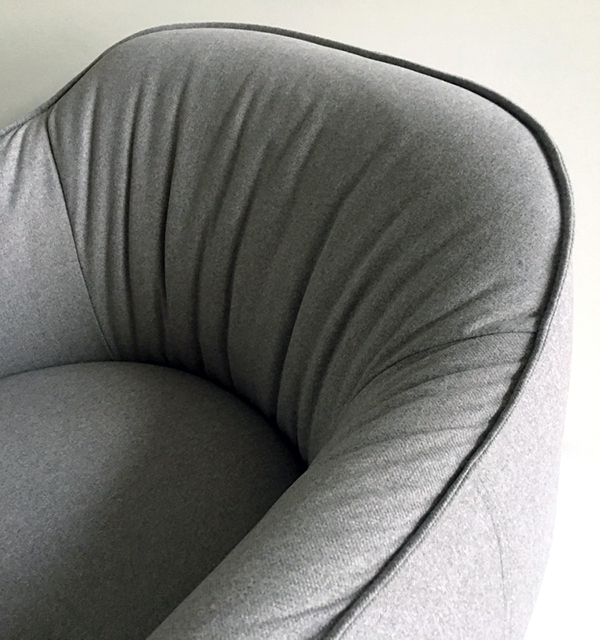 Швы на спинке кресла