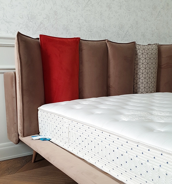 Дизайнерская кровать