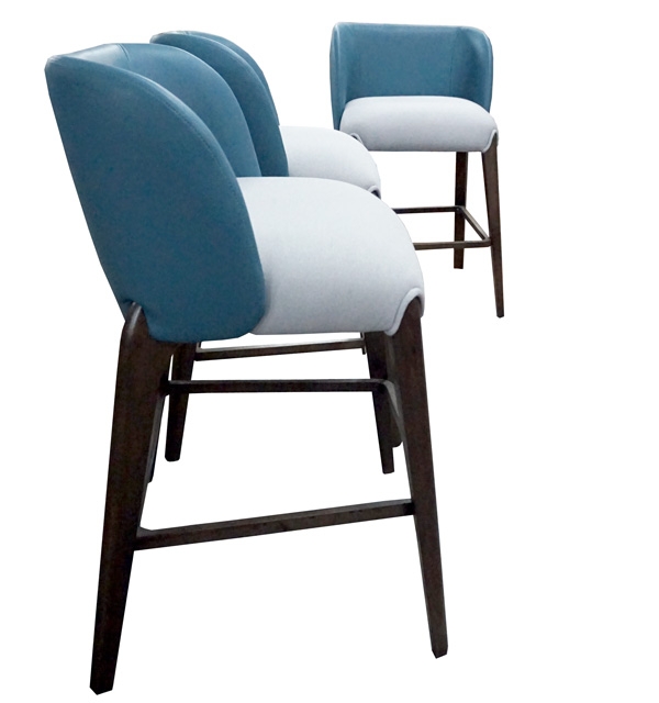 комплект дизайнерских стульев