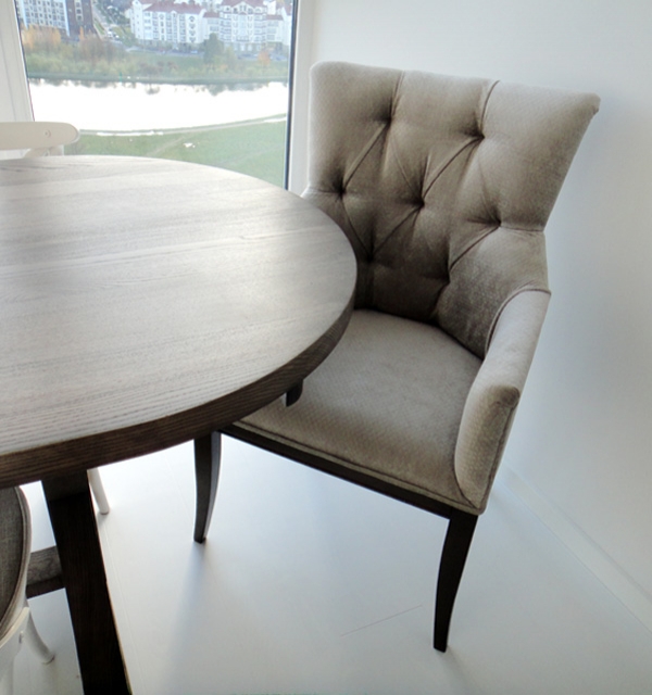 Стул с каретной стяжкой