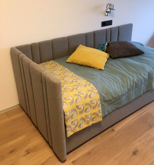 Кровать в виде панелей