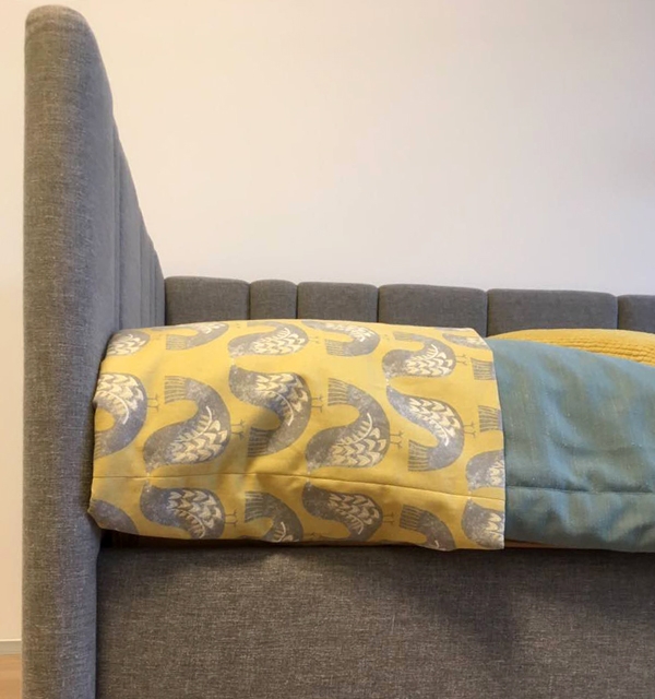 Кровать панелями