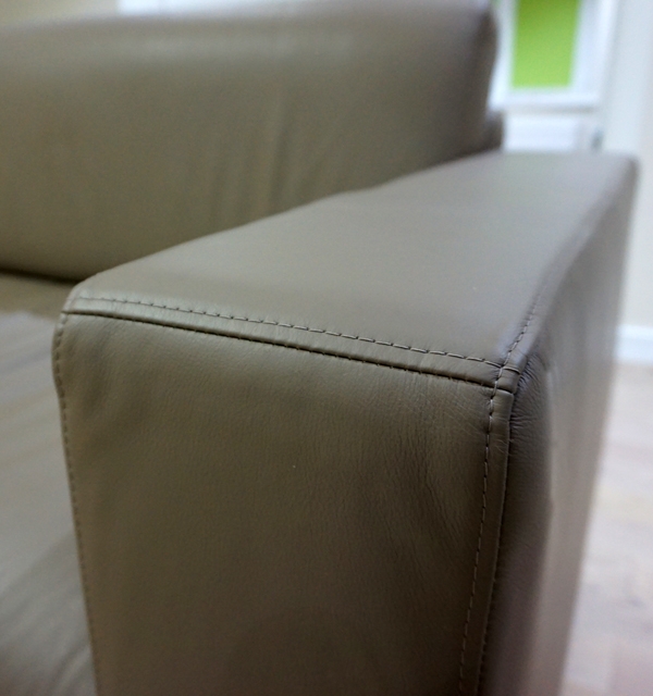 кожаный подлокотник