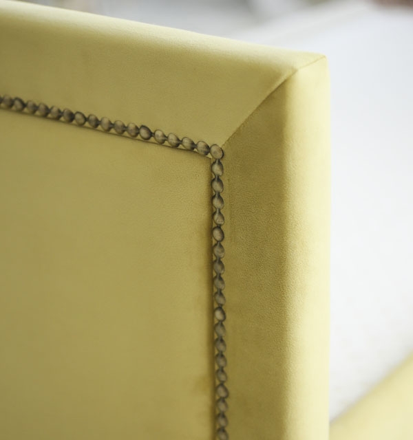 Декоративные гвозди для кровати