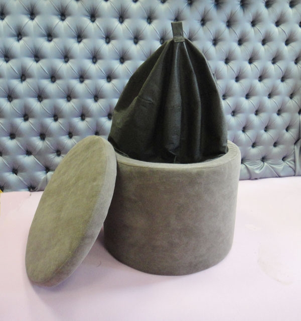 Пуф с вывернутым чехлом