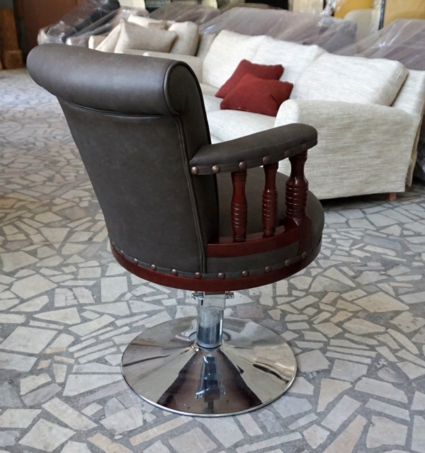 Стул для парикмахерской
