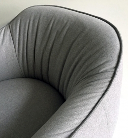 Швы на спинке кресла