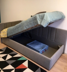 Кровать с механизмом