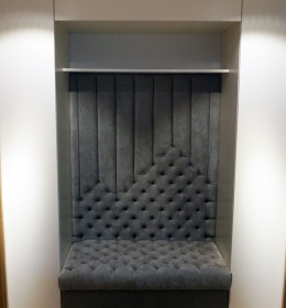 Стеновая панель с тумбой