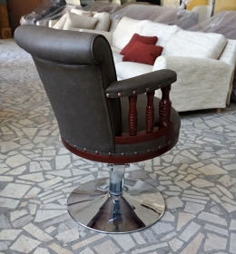 Стул для парикмахерской
