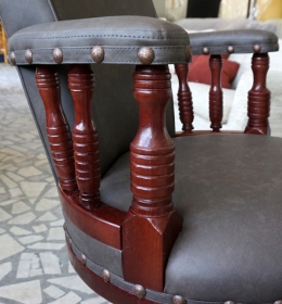 Стул для салона красоты