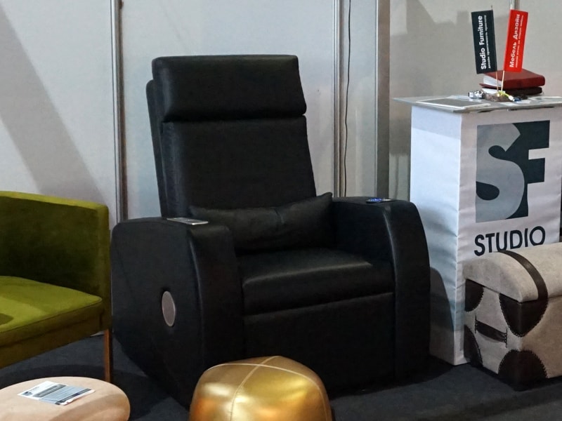 Кресло-реклайнер с электроприводом