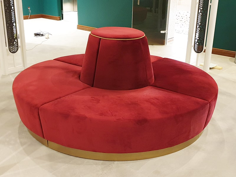 Круглый диван