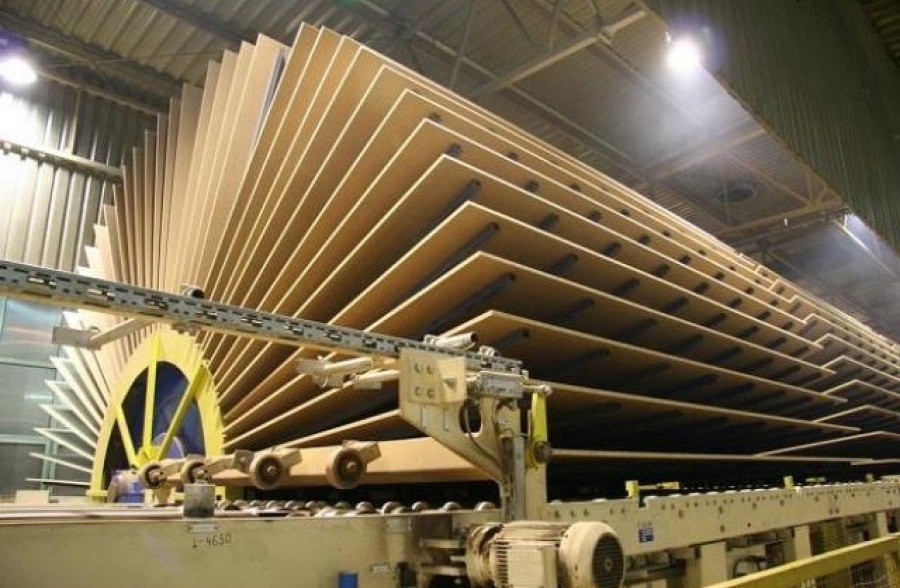 Производство древесно-стружечных плит.